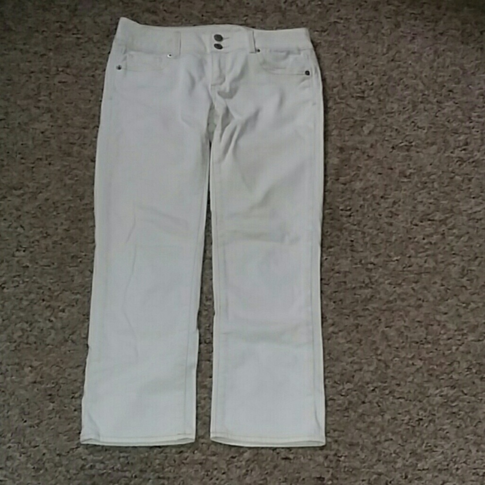COPY - NWOT American Eagle white full length Jeans